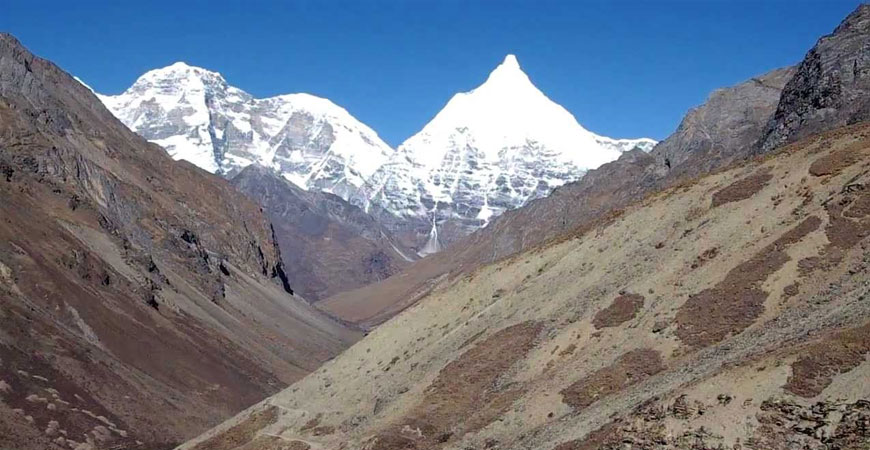 Chomolhari Trek in Bhutan